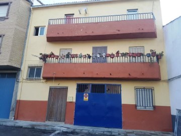 Piso 4 Habitaciones en Valdepeñas de Jaén