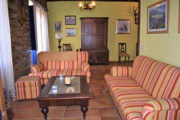 House 5 Bedrooms in El Llano