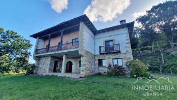 House 10 Bedrooms in Colindres