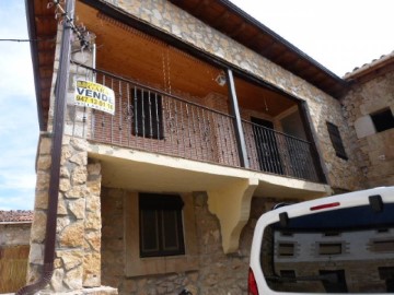 House 3 Bedrooms in Vallejo de Manzanedo