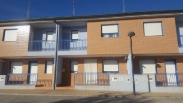 House 3 Bedrooms in Nava del Rey