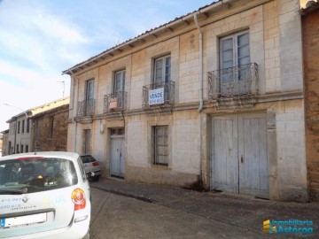 House 4 Bedrooms in Val de San Lorenzo