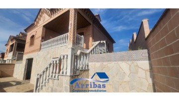 House 4 Bedrooms in Miragredos