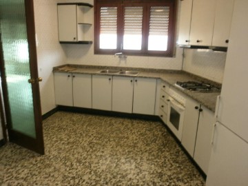 House 4 Bedrooms in Riudoms