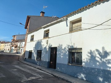 House 3 Bedrooms in Los Navalmorales