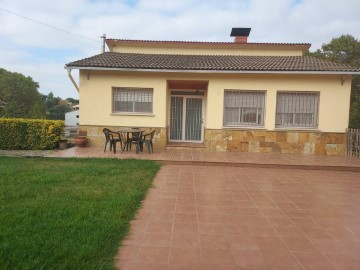 House 5 Bedrooms in Sant Julià d'Alfou