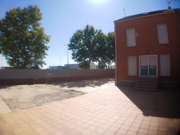 House 5 Bedrooms in Pintores-Ferial