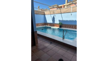 House 4 Bedrooms in Utrera