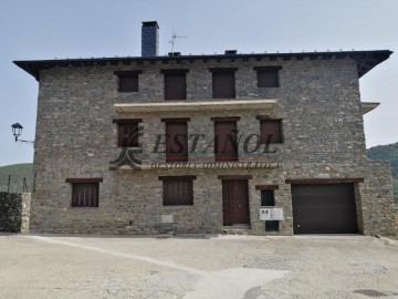 House 9 Bedrooms in Montferrer