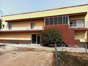 House 5 Bedrooms in El Poal