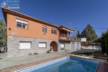 House 6 Bedrooms in Huétor de Santillán