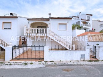 House 2 Bedrooms in Les Fonts