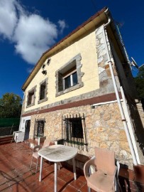 House 4 Bedrooms in Criales