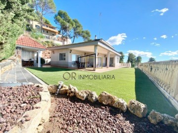 House 4 Bedrooms in Pallejà