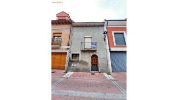 House 5 Bedrooms in Tudela de Duero