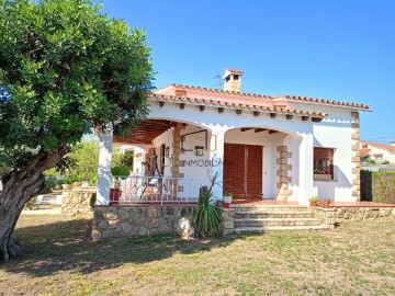 Maison 3 Chambres à Priorat de Banyeres