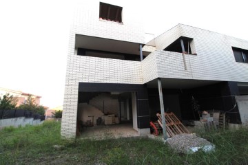 House 4 Bedrooms in Polinyà