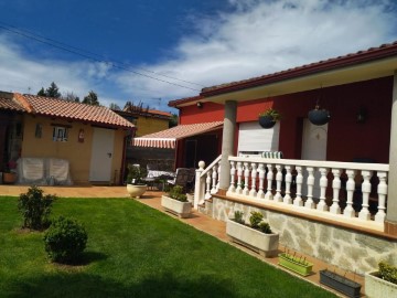 House 3 Bedrooms in Santa María del Condado