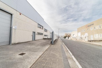 Bâtiment industriel / entrepôt à Noáin