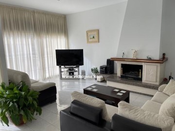 House 4 Bedrooms in Balaguer
