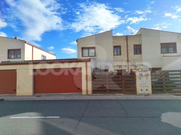 House 4 Bedrooms in El Pegollo