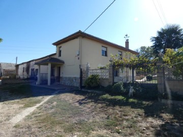 Maison 4 Chambres à Fuentebureba