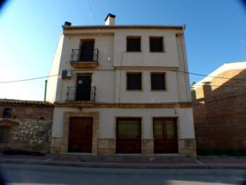 House 4 Bedrooms in Cañamares