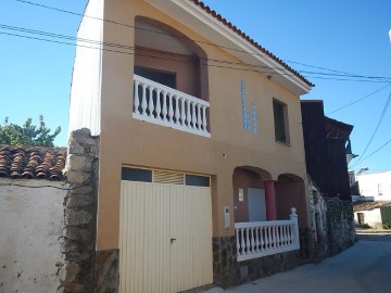 Casa o chalet 4 Habitaciones en Zarza de Montánchez