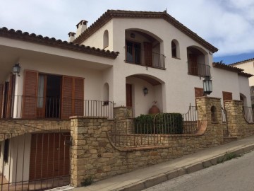 Casa o chalet 4 Habitaciones en La Bisbal d'Empordà