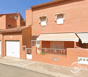 House 3 Bedrooms in Cañizo