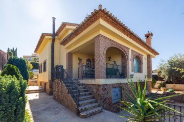 Casa o chalet 5 Habitaciones en La Zubia