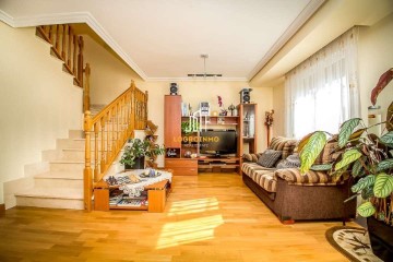 House 3 Bedrooms in Viana