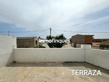 House 3 Bedrooms in Boldu