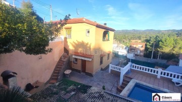 House 4 Bedrooms in El Ventayol