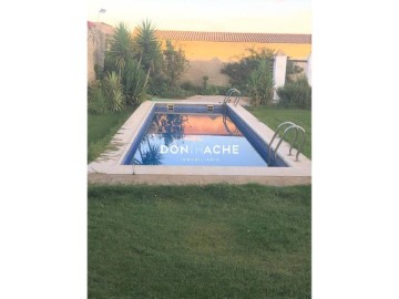 House 5 Bedrooms in San Luis - Albarregas