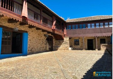 House 6 Bedrooms in Santiago Millas