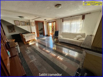 House 4 Bedrooms in Santomera