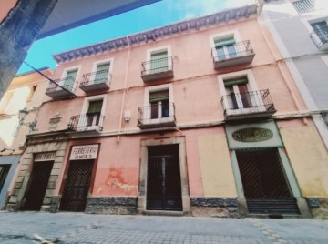 Edificio en Casco Urbano