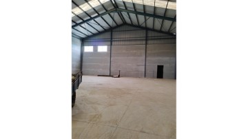 Industrial building / warehouse in Los Chicanos