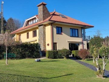 Casa o chalet 5 Habitaciones en A Gándara