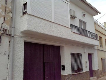 House 4 Bedrooms in La Villa de Don Fadrique