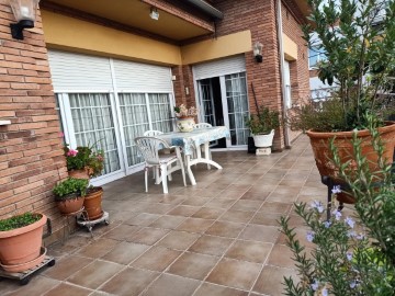 House 5 Bedrooms in Col-Legis Nou