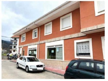 Commercial premises in Candeleda