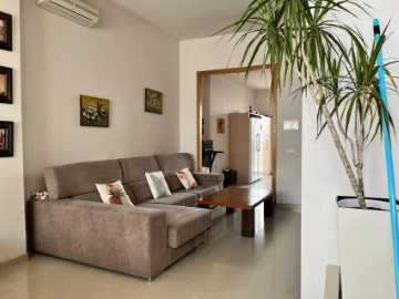 House 2 Bedrooms in Almussafes