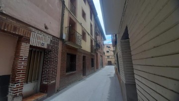 Apartment 3 Bedrooms in Valtierra