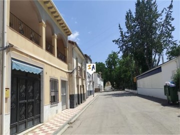 House 4 Bedrooms in Majada Abrigada