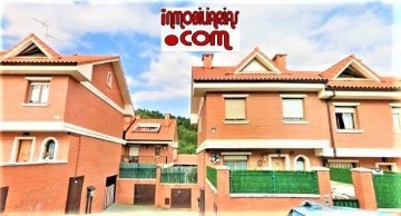 House 4 Bedrooms in Cotolino