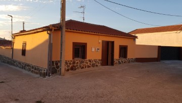 House 3 Bedrooms in Anaya de Alba
