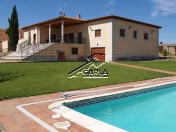 House 6 Bedrooms in El Casar