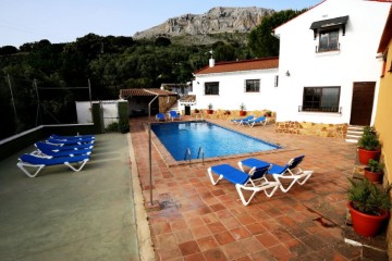 House 11 Bedrooms in Villanueva del Trabuco